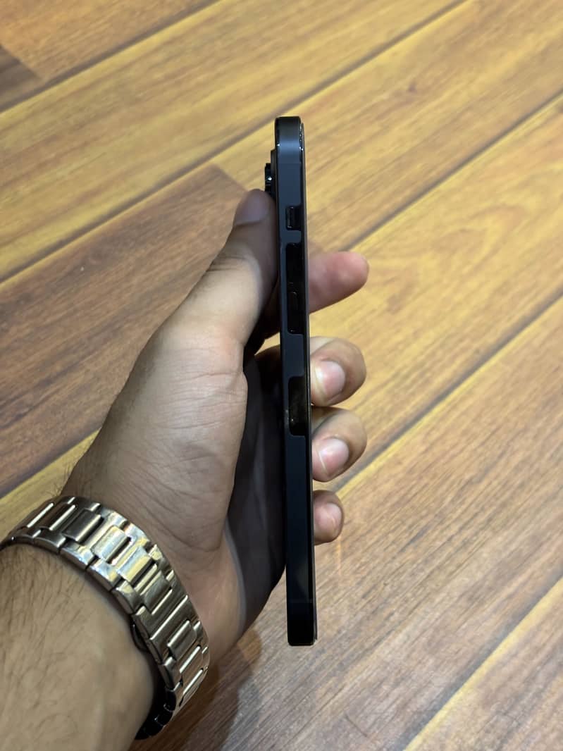 14 Pro Max 4