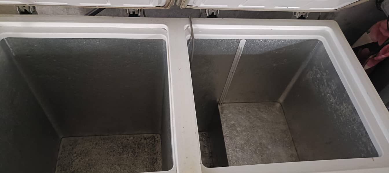 deep freezer Dawlance 0