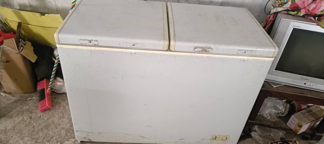 deep freezer Dawlance 1