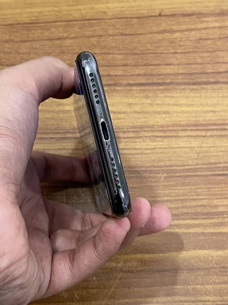 Apple iPhone X 3