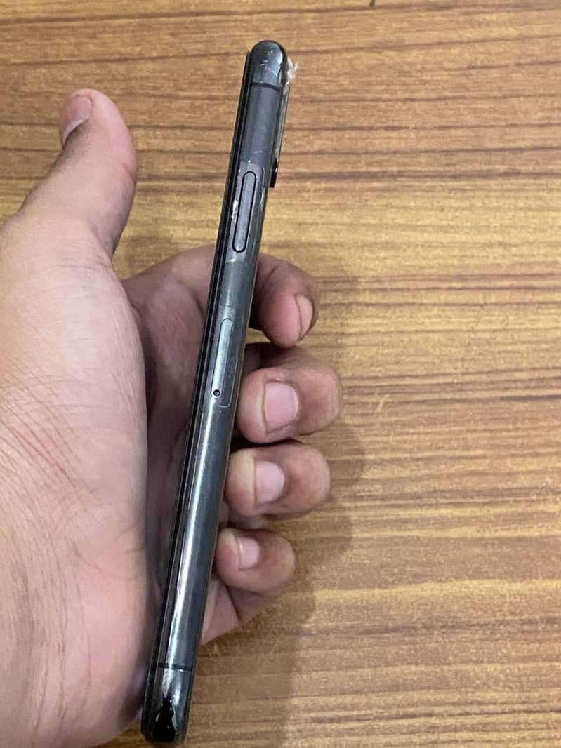 Apple iPhone X 5