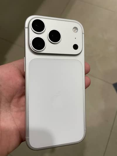 Apple iPhone 17 Pro 256GB (Factory Unlocked)