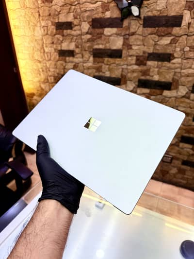 Microsoft Laptop i5 12th Gen DDR 5 Ram 4k Touch