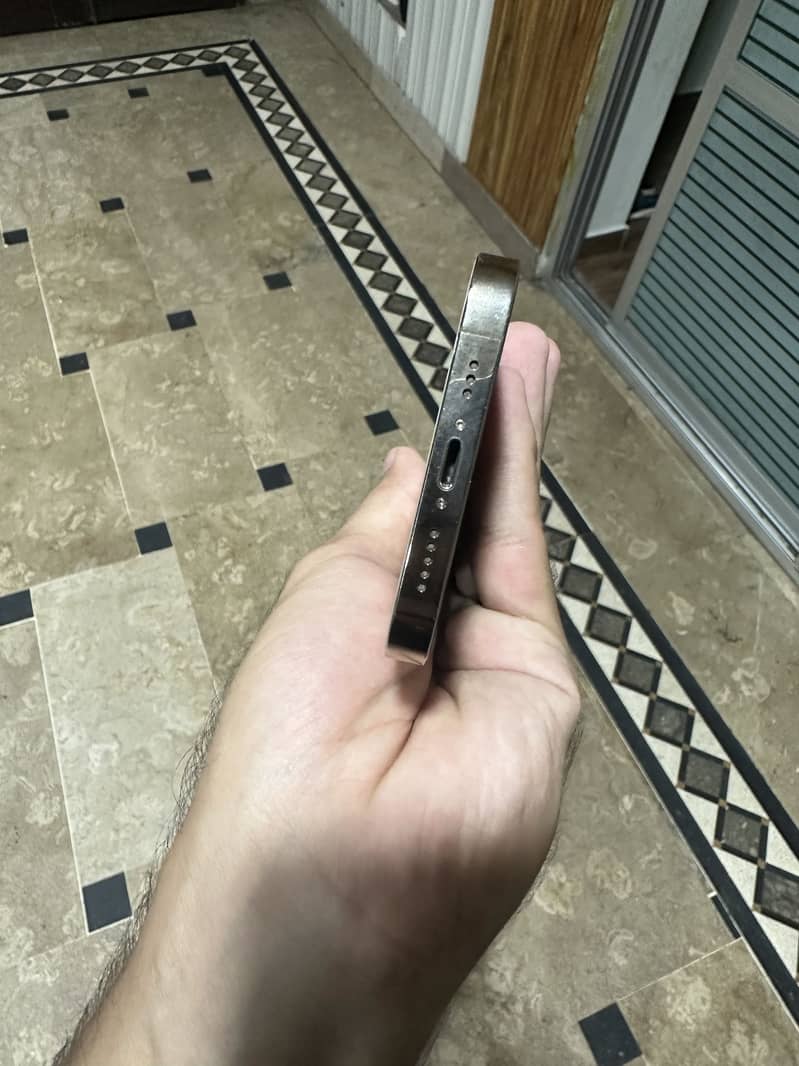 Iphone 12 pro 4