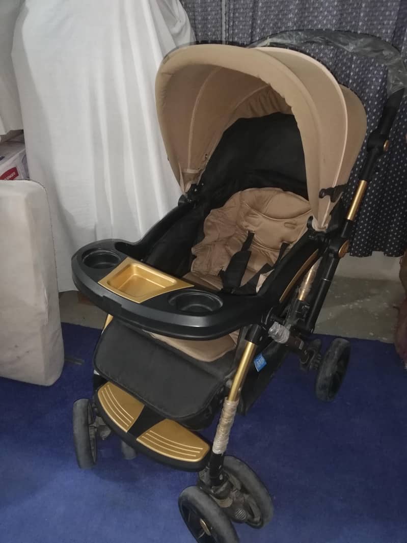 Improted Pram, almost new 4