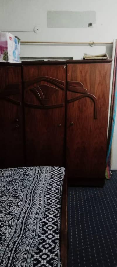 bed and almari for sale