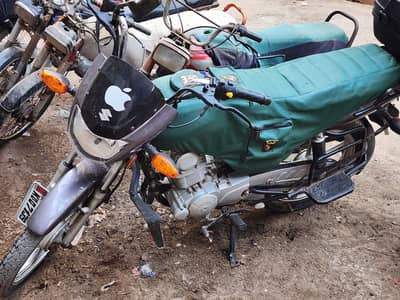 SUZUKI GD 110S ONE HANDED USED WITH EXTRA OUT CLASS ACCESSORIES