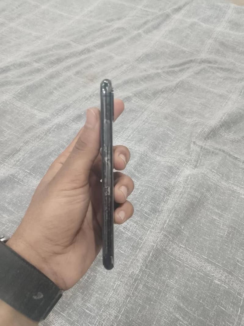 Apple iPhone X 3