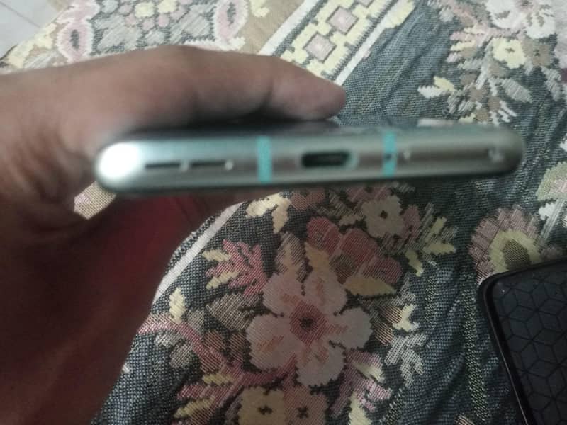 One Plus 8T 4