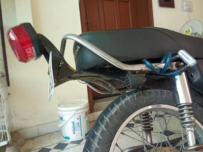 125 Bracket and helmet