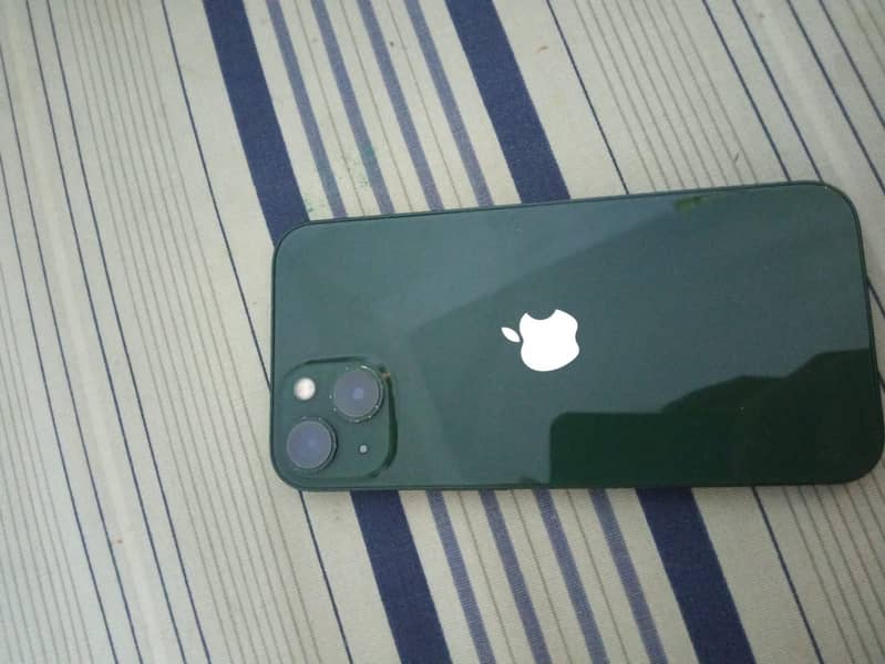 Apple iPhone 13 6