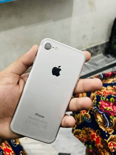 Apple iPhone 7