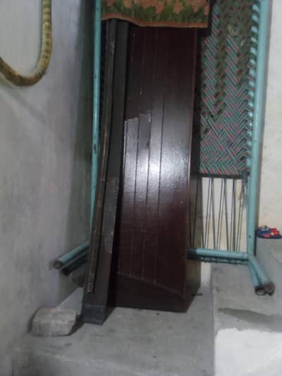 bed ha sad may kuch nahe ha