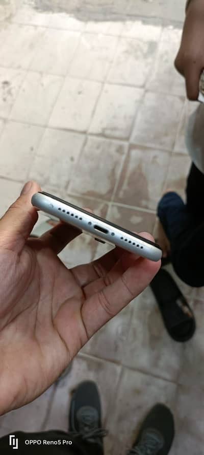 Apple iPhone XR