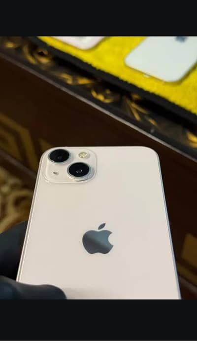 Apple iPhone 13