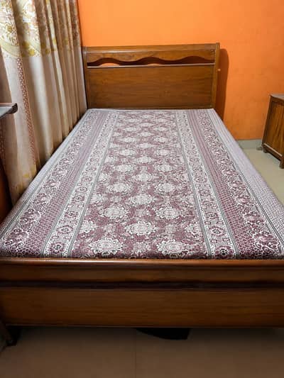 Wooden Bed - Strong & Durable - with Mattress
