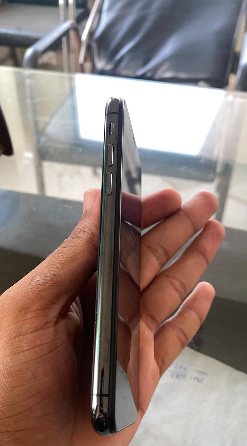 Apple iPhone X 2