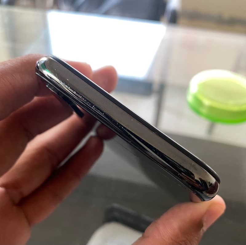 Apple iPhone X 3