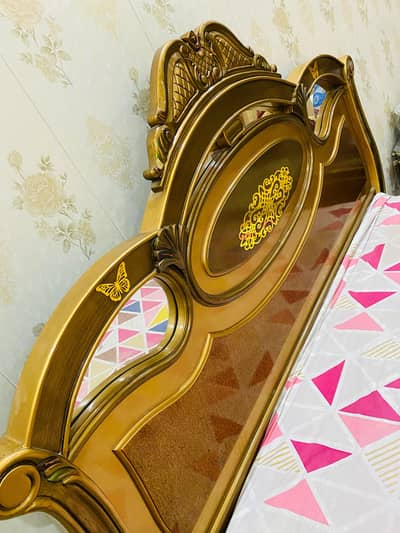 Lasani deco wooden bed condition 10/8