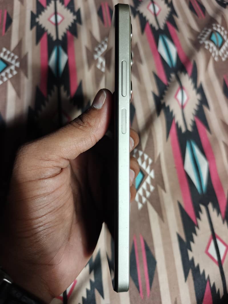 Realme C75 4