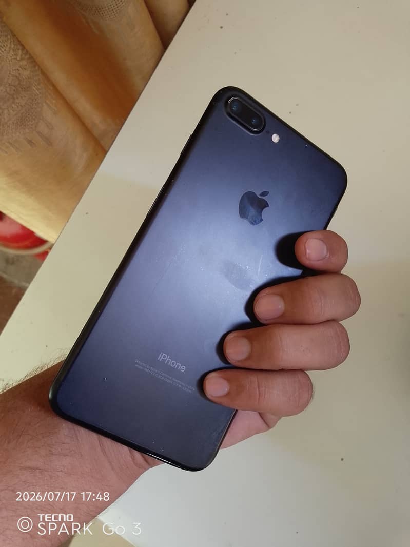 Apple iPhone 7 Plus 0