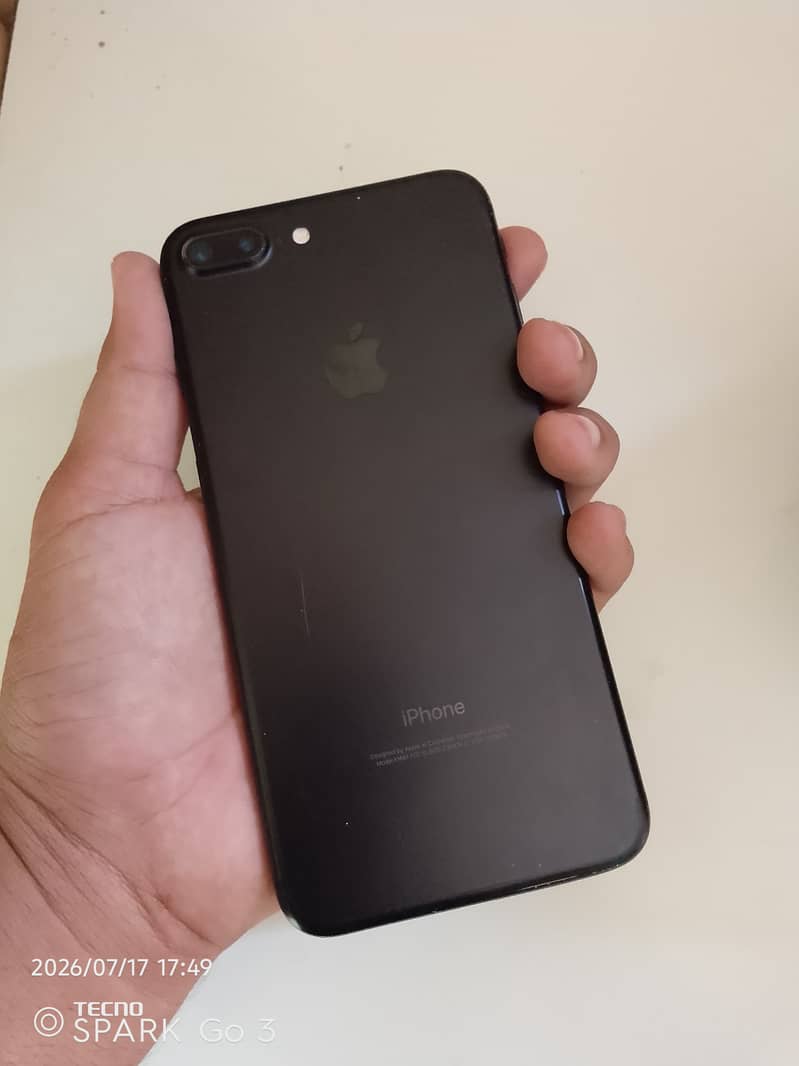 Apple iPhone 7 Plus 2