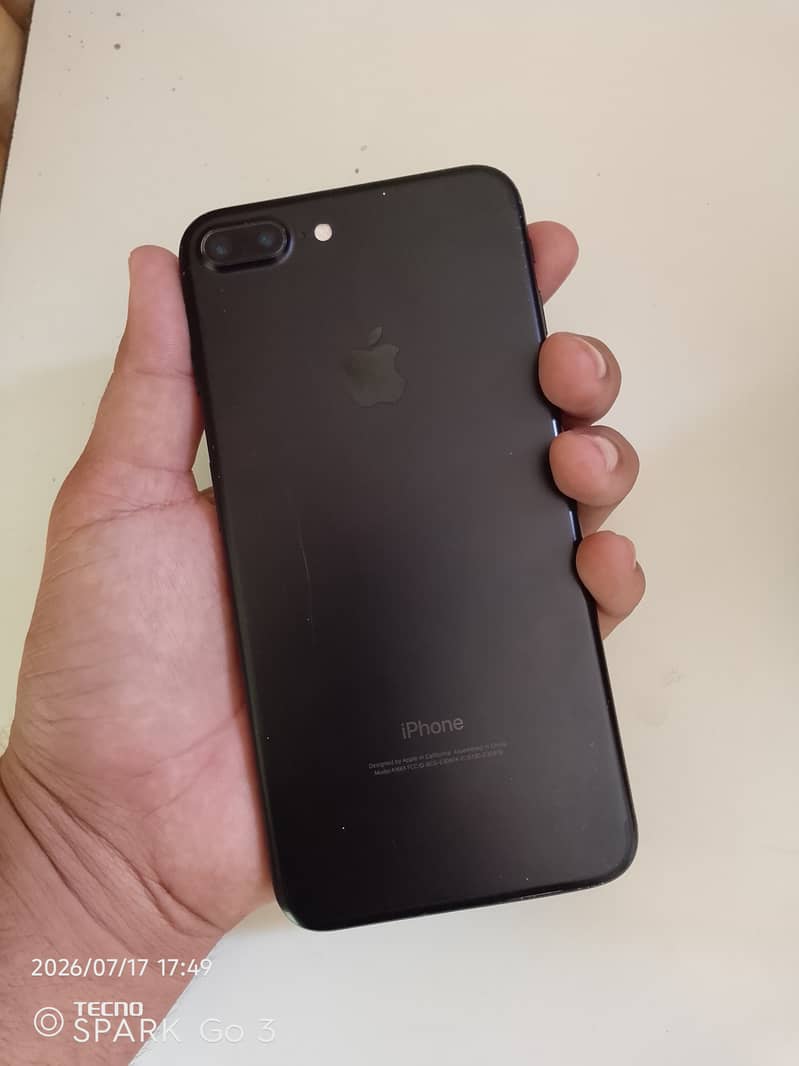 Apple iPhone 7 Plus 3