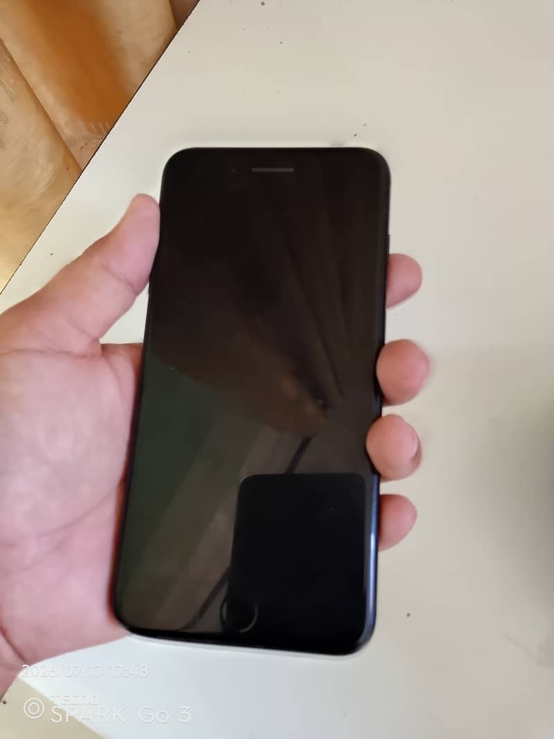 Apple iPhone 7 Plus 5