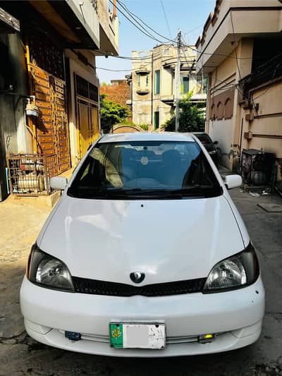 Toyota Platz 2001