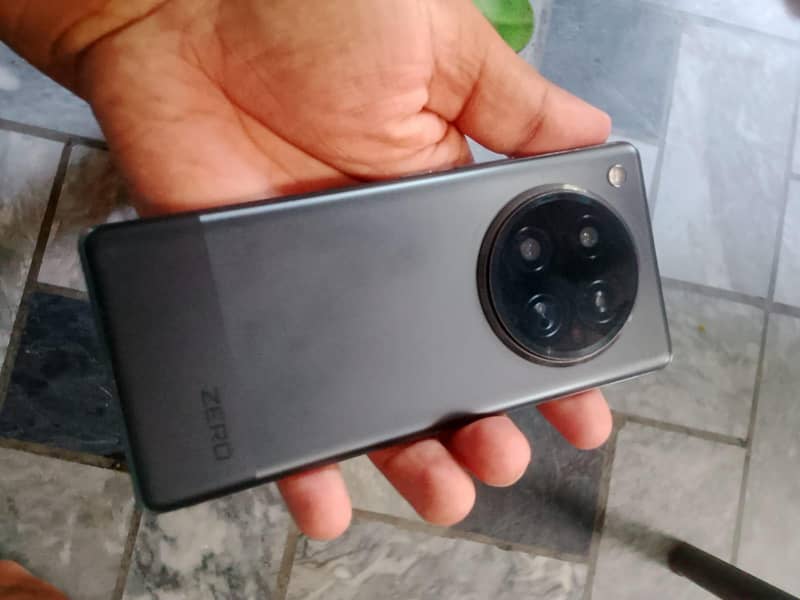 Infinix Zero 40 4