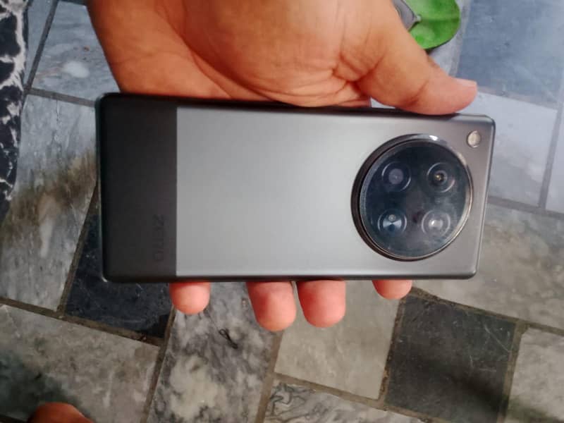 Infinix Zero 40 5