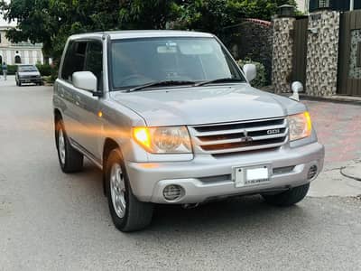 Mitsubishi Pajero 2002 model 2012 import orignal car for sale