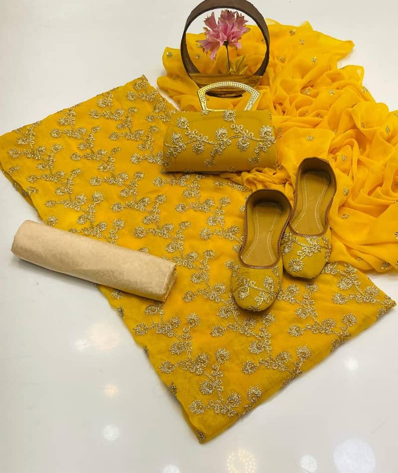 ہمارے ہاں تمام برانڈڈ کپڑے مردانہ اور زنانہ ورائٹی دستیاب ہے 4