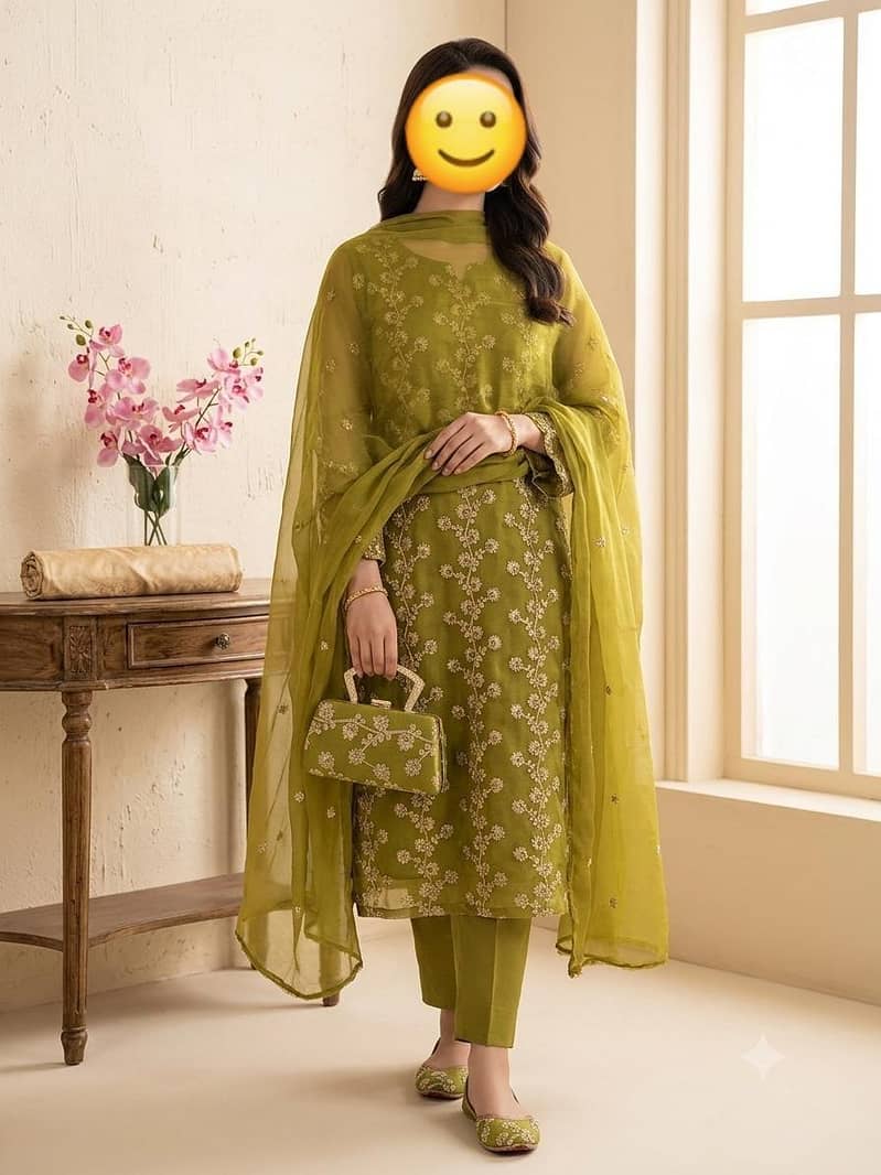 ہمارے ہاں تمام برانڈڈ کپڑے مردانہ اور زنانہ ورائٹی دستیاب ہے 5