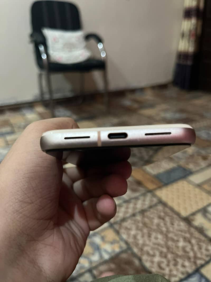 Google Pixel 8 2