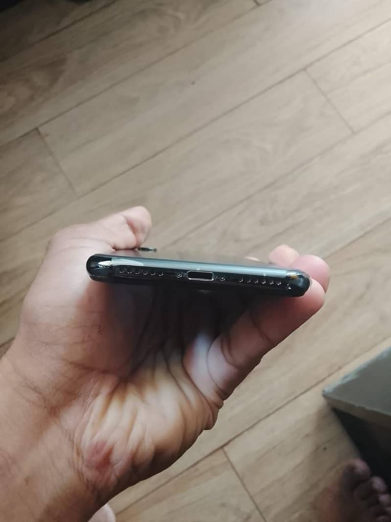 Apple iPhone X 6