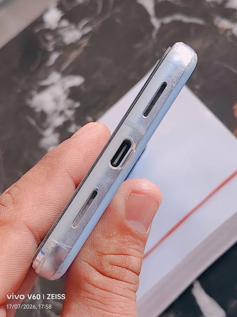Google Pixel 8 Pro 11