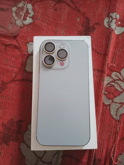 iPhone 15pro natural titanium colour 10/10 condition 128gb 86% health
