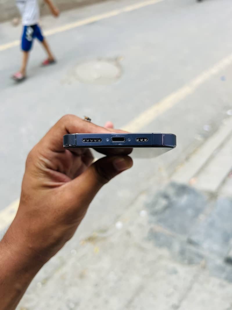 Apple iPhone 14 Pro 2