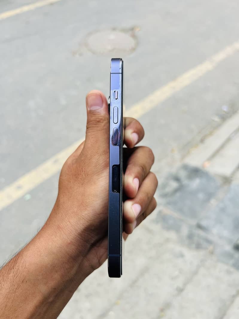 Apple iPhone 14 Pro 3