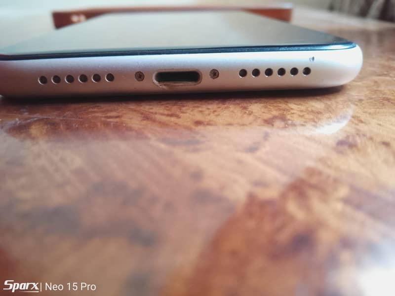 Apple iPhone 11 4