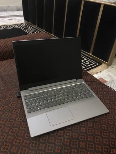 I5 10th gen laptop 8gb ddr4 ram 128 m. 2 ssd
