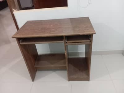 Computer Table 6/10 condition