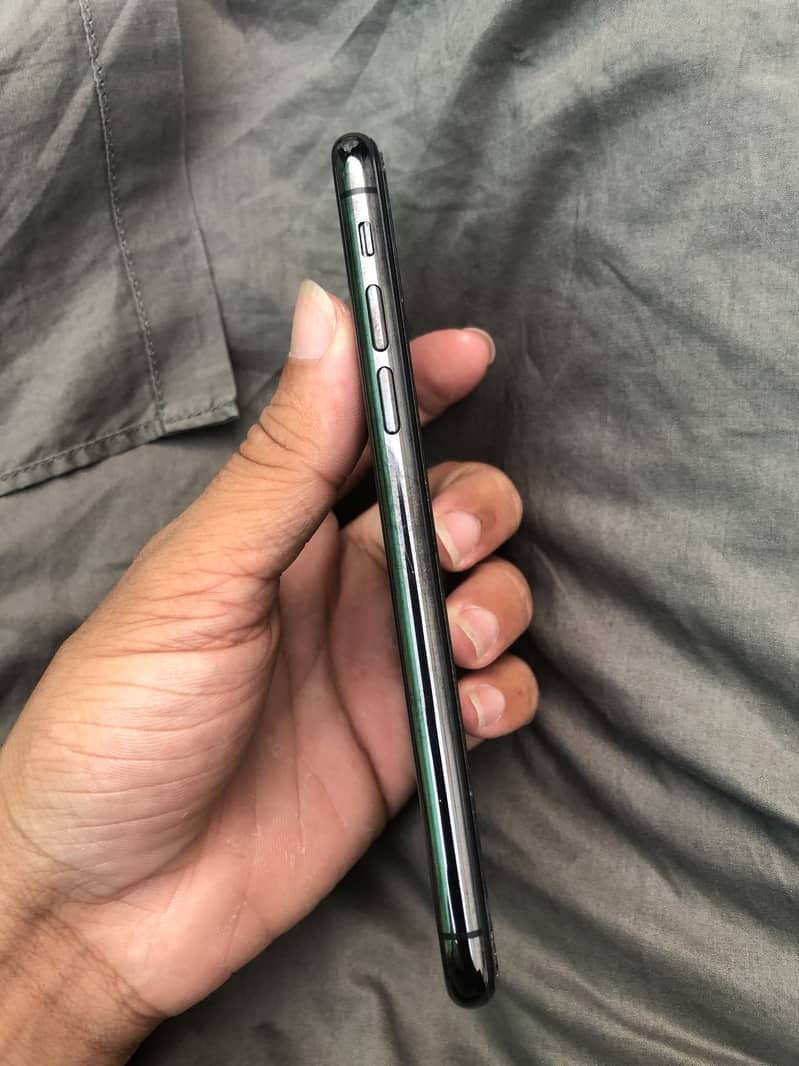 Apple iPhone X 2