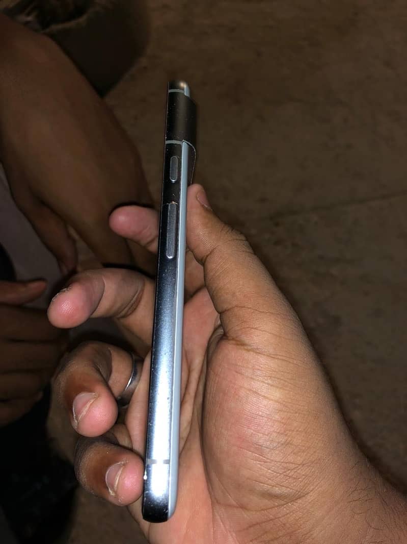 Pixel 8 4