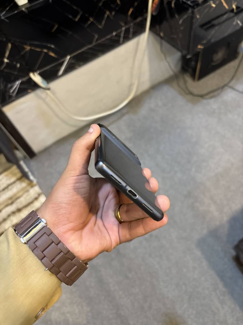 Google Pixel 7 5