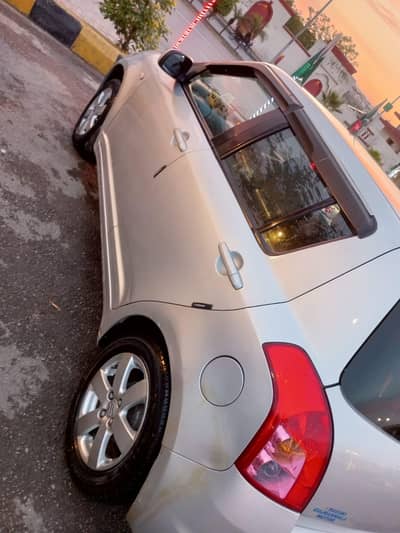 Suzuki Swift 2012