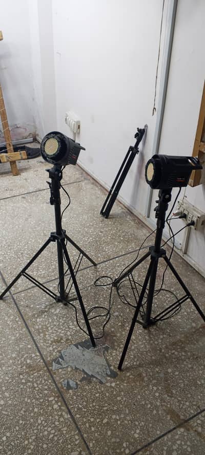studia lights brank new