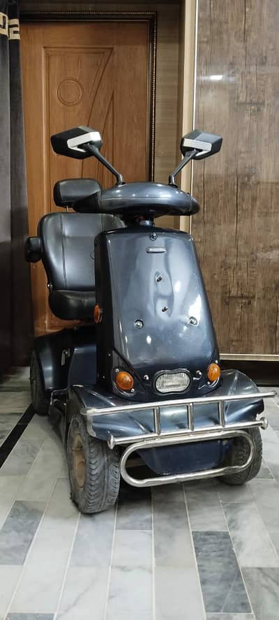 Electric scooty 4 wheel chargeable Korean scooty for old age & disable