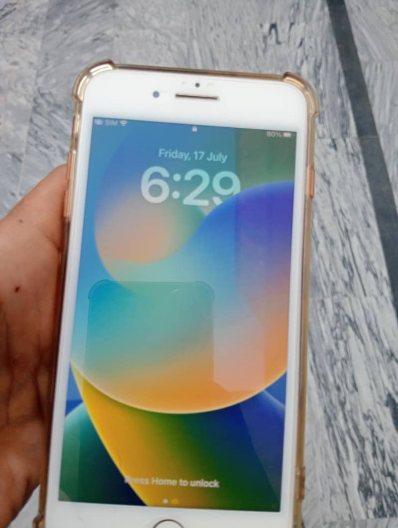Apple iPhone 8 Plus 3